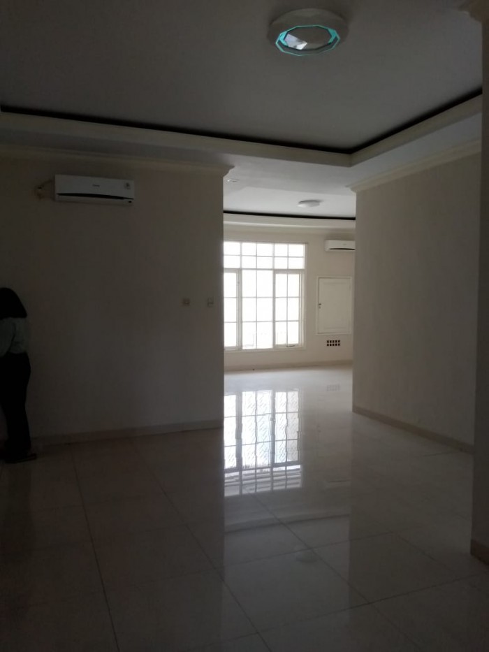 Rumah Disewakan Semi Furnished di Taman Beverly Lippo Cikarang